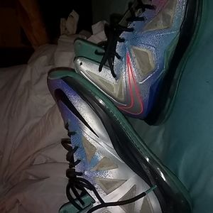 LeBron James 10 pure platinum